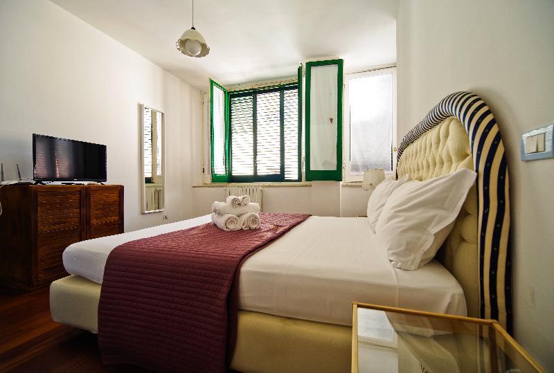 Bed And Travel Apartment Dogana Regia 15 Salerno Exteriör bild