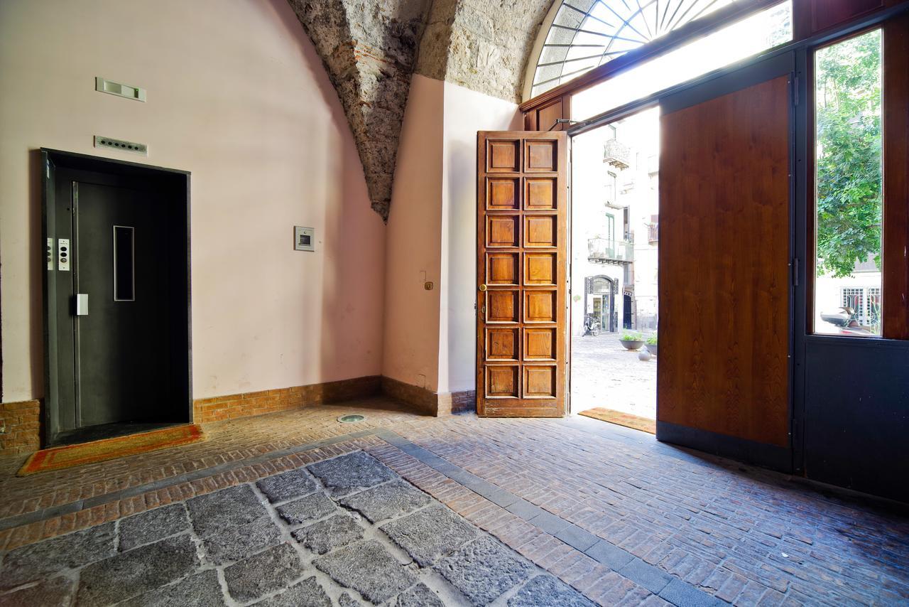 Bed And Travel Apartment Dogana Regia 15 Salerno Exteriör bild