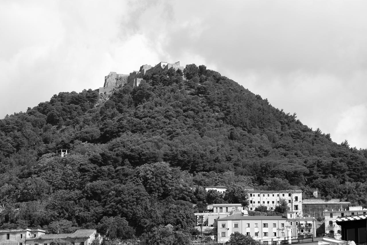Bed And Travel Apartment Dogana Regia 15 Salerno Exteriör bild