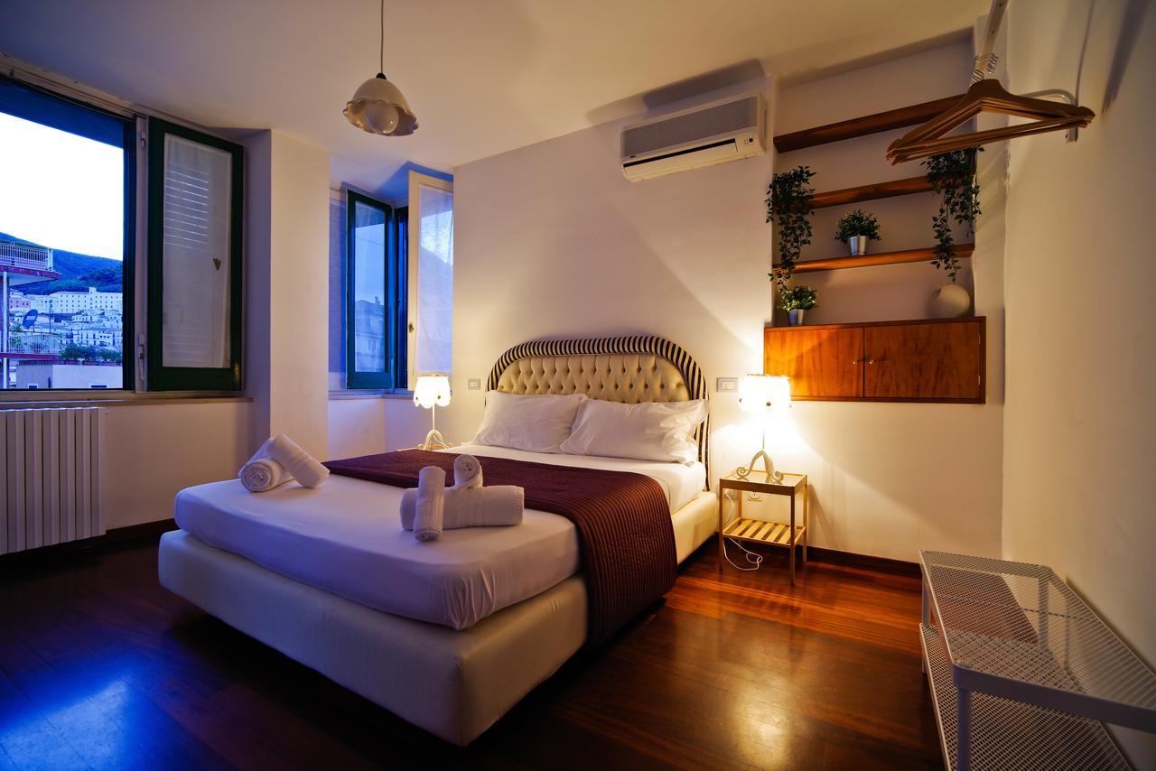 Bed And Travel Apartment Dogana Regia 15 Salerno Exteriör bild
